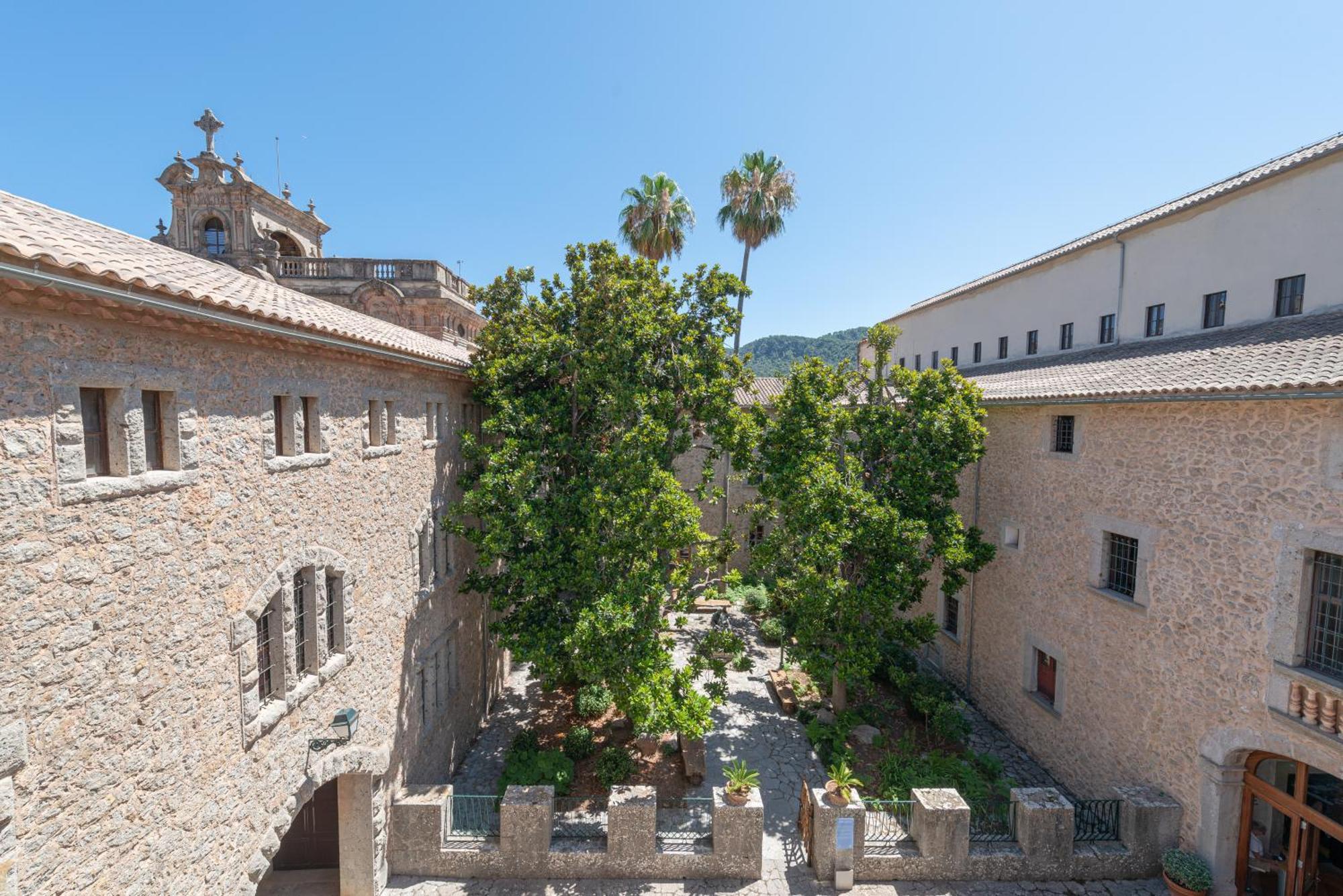 Santuari De Lluc Hotel Exterior foto